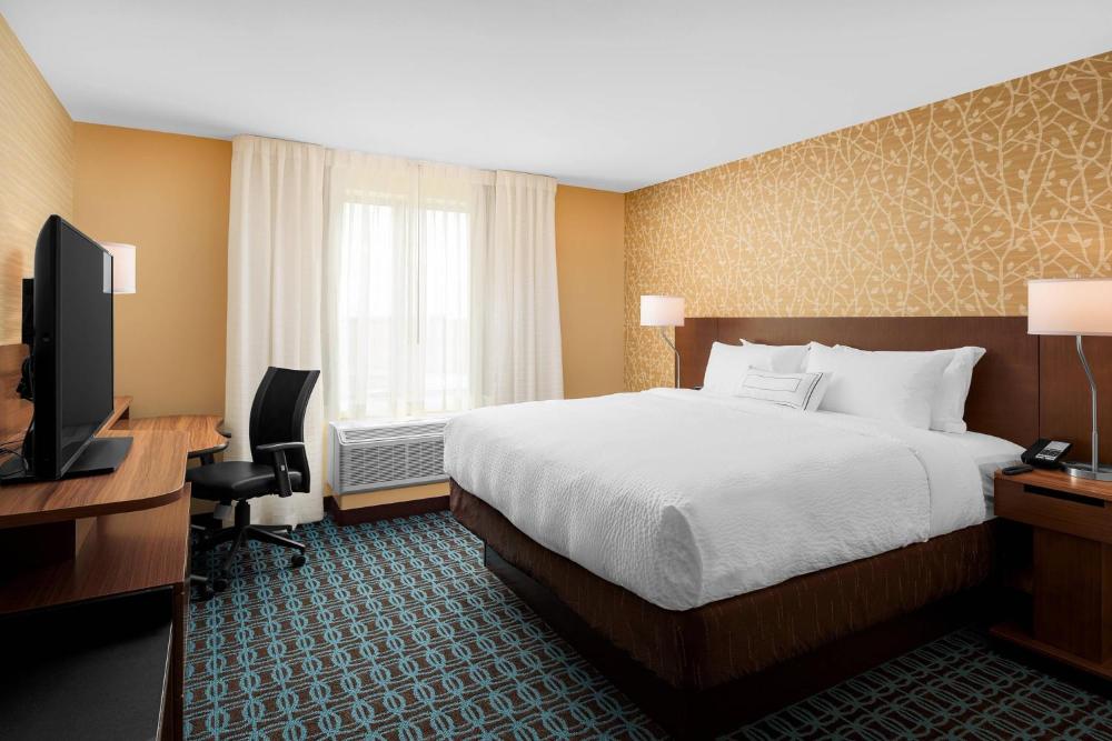 Guest Room, 1 King interior